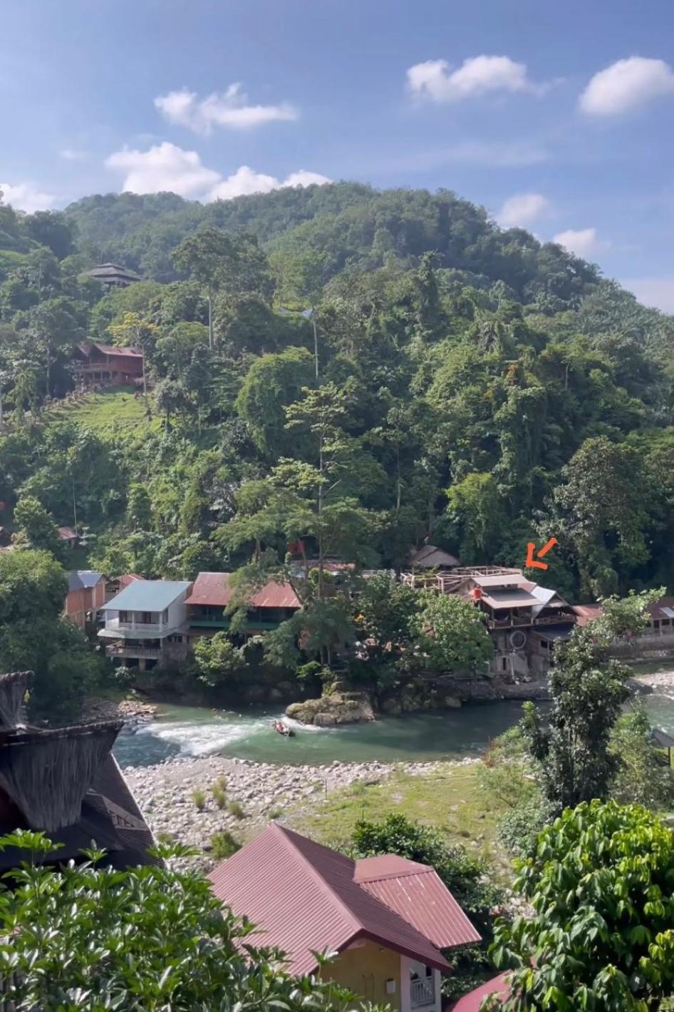 Hotel Charlys Little House à Bukit Lawang Extérieur photo